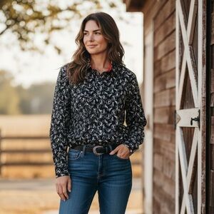 Vintage Wrangler Western Wear Women's Competition Western Button-Up Shirt Concho